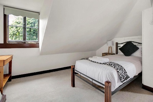 Apartments at York Mansions image 9